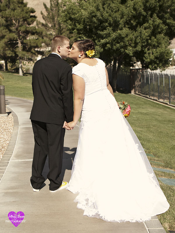 las vegas wedding photographer, Mindy bean photography, lds bride pictures, las vegas temple, angle park wedding
